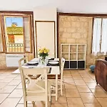 Le Charme De L'ancien, T2 Au Coeur D'aigues Mortes Apartamento *