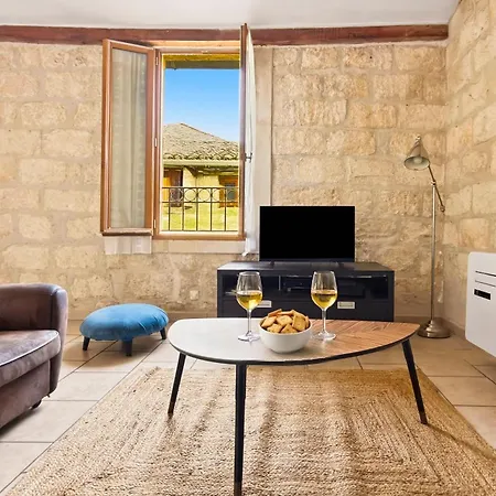 Apartmán Au Pied Des Remparts, 4p, Clim, Centre *
